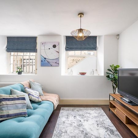 Riverside 1 Bed Basement Flat Near Hampton Court Palace East Molesey Buitenkant foto