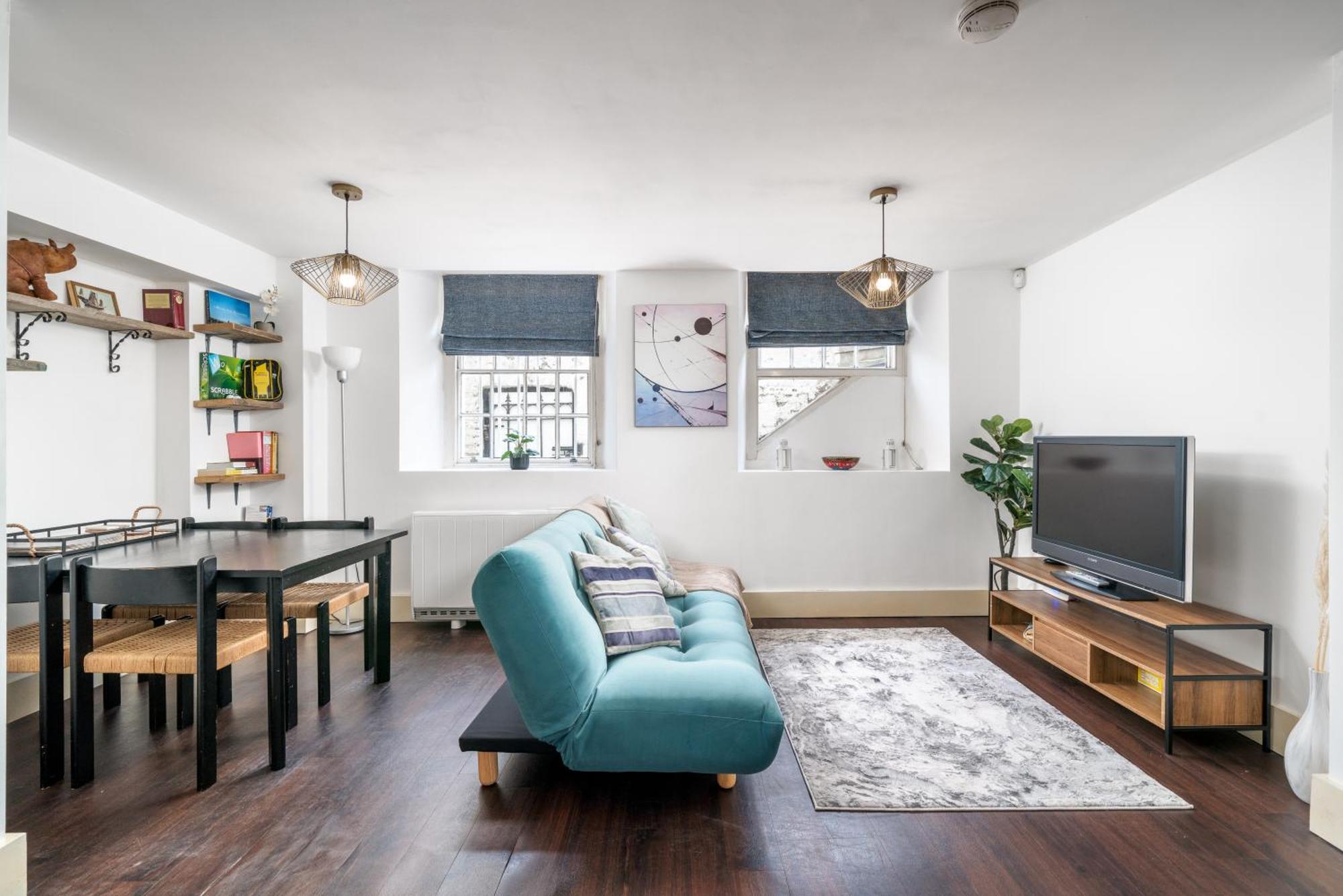 Riverside 1 Bed Basement Flat Near Hampton Court Palace East Molesey Buitenkant foto