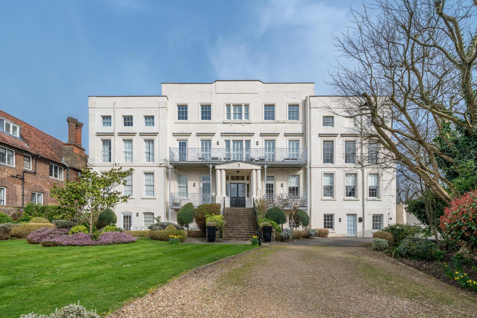 Riverside 1 Bed Basement Flat Near Hampton Court Palace East Molesey Buitenkant foto